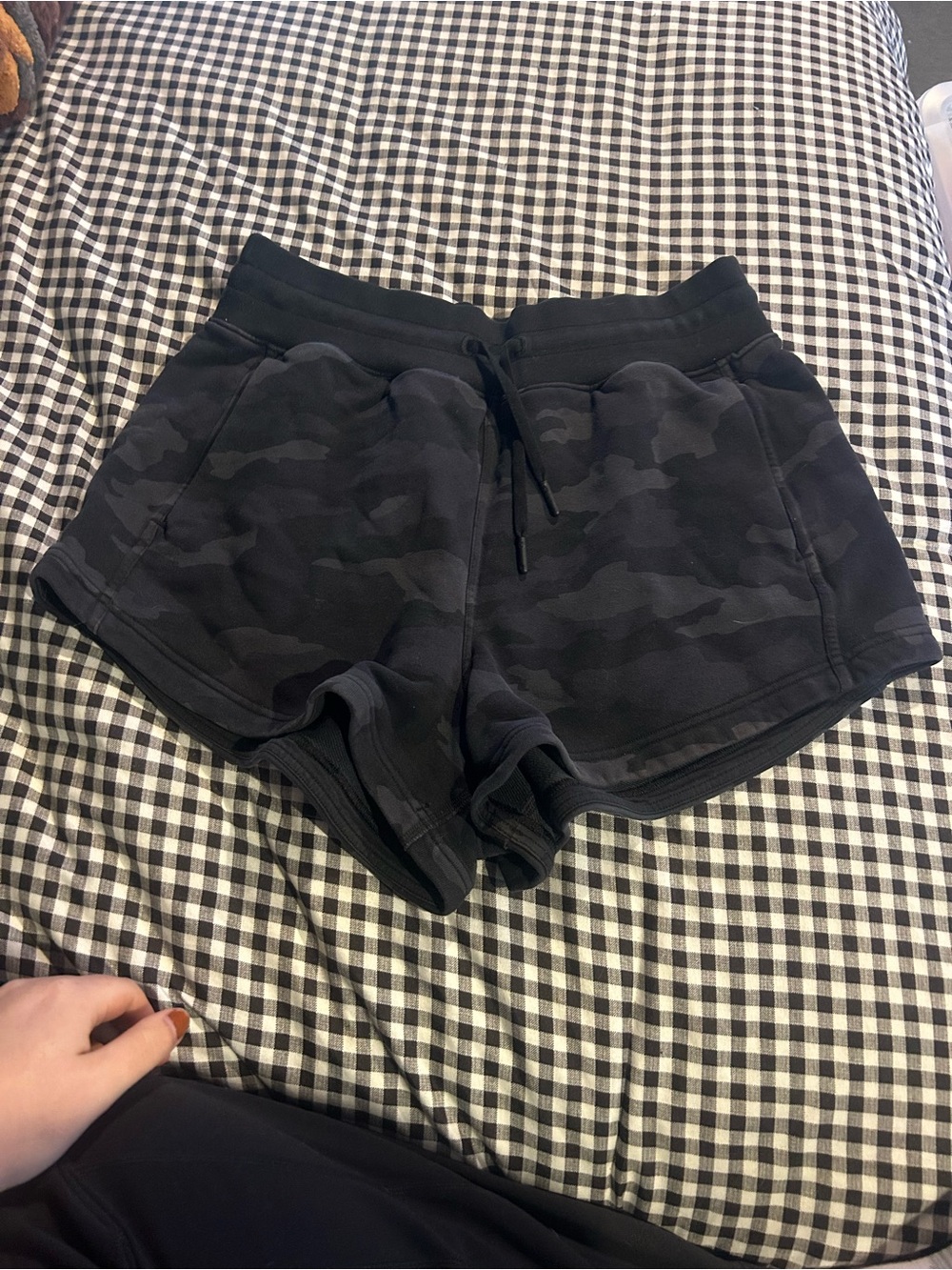 Lululemon inner glow shorts 3” - Picture 3 of 5